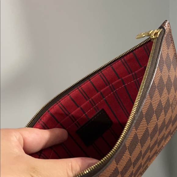 Authentic Neverfull MM/GM Pochette - Picture 2 of 4